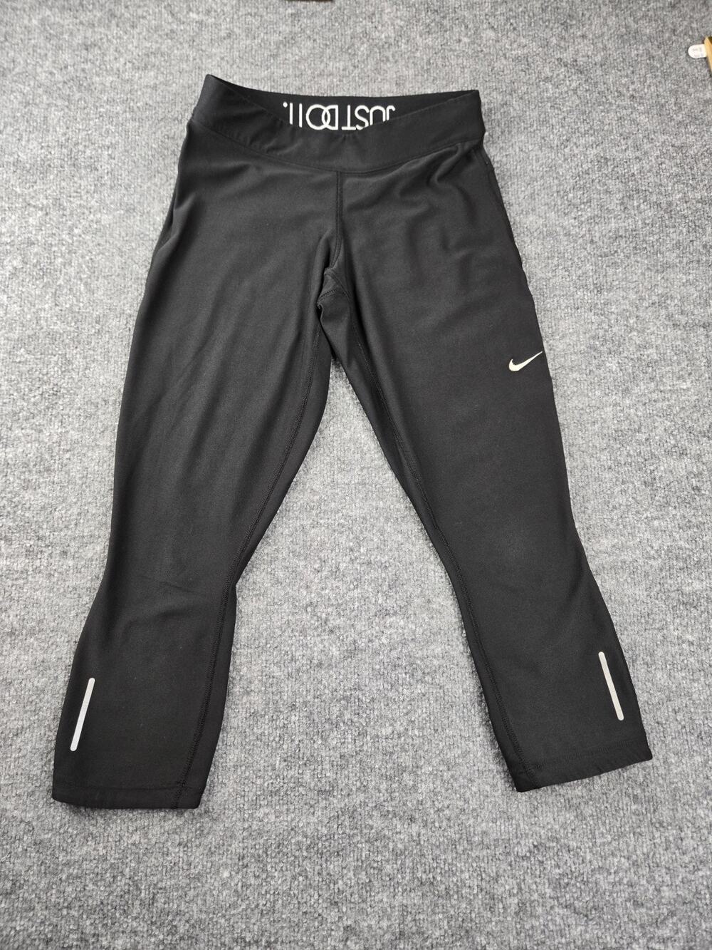 Nike Dri Fit Women’s Training Capri Tight Leggings Size Small #706